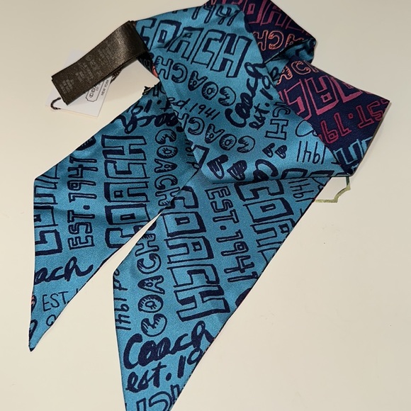 NWT Coach Signature Vintage Scarf - Picture 3 of 7